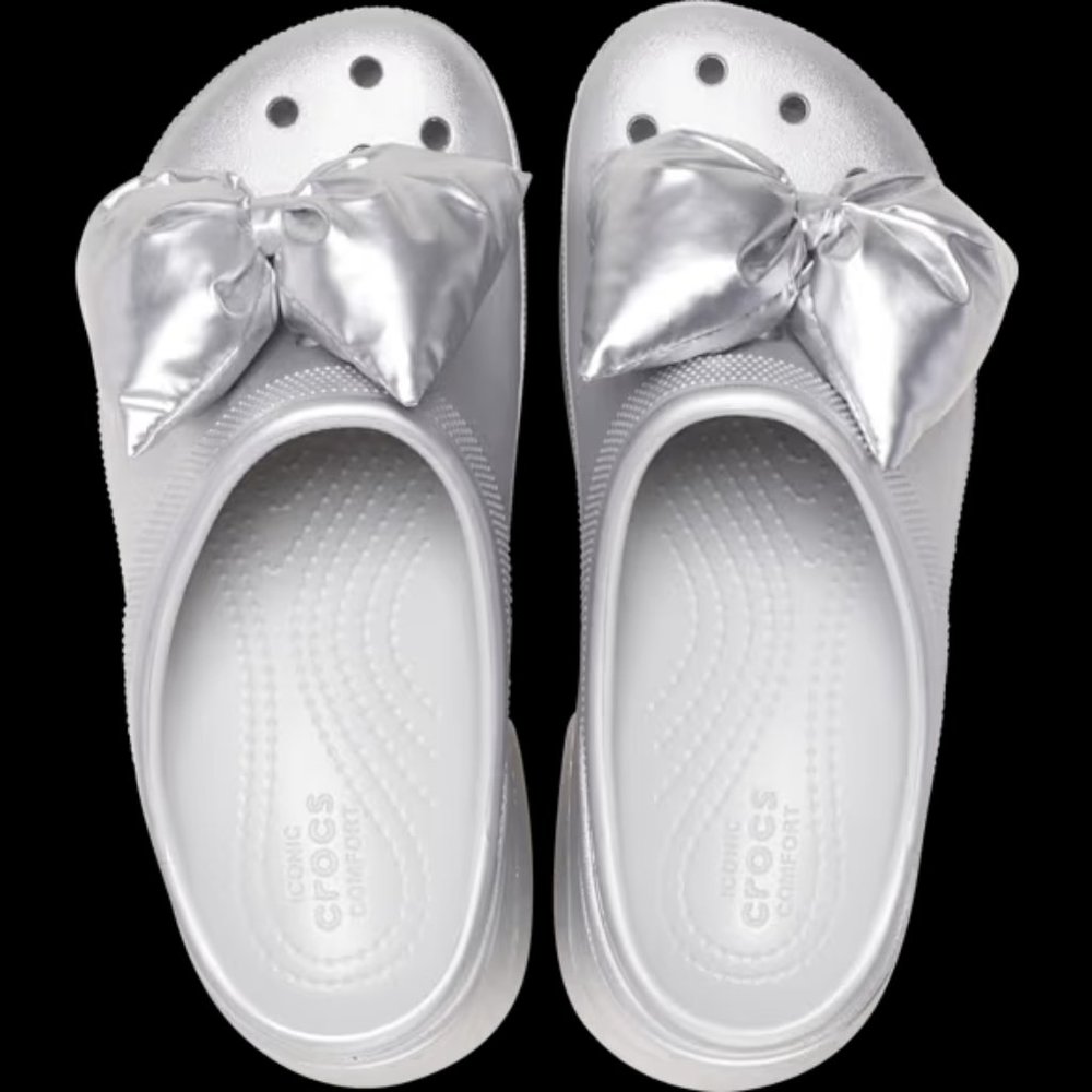 NEW. Siren Metallic Bow Clog - Picture 2 of 4